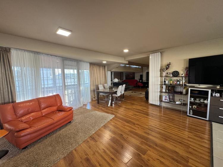 Inchiriez penthouse Et 3 - 5