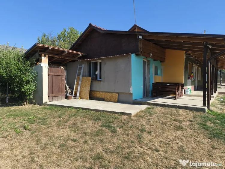 Casă cu 3 camere în Uileacu de Munte