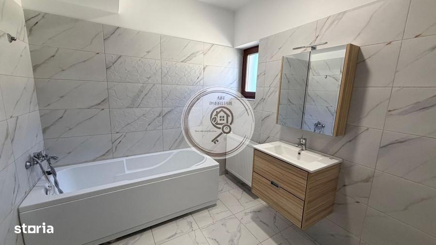 Casă cu 4 camere în Tractorul