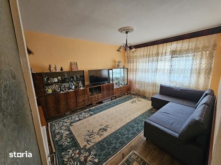 Vand apartament 3 camere zona foarte buna - 4