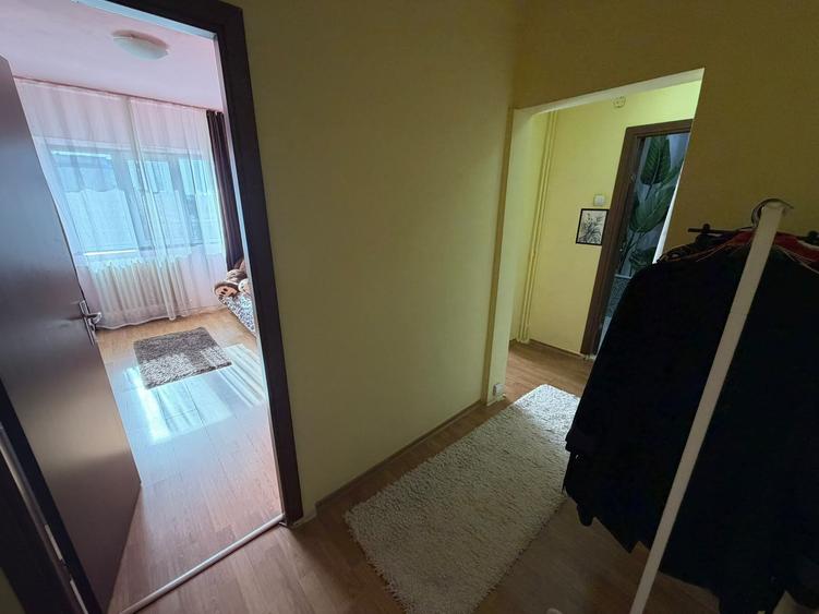 Apartament cu 3 camere decomandat în Rahova