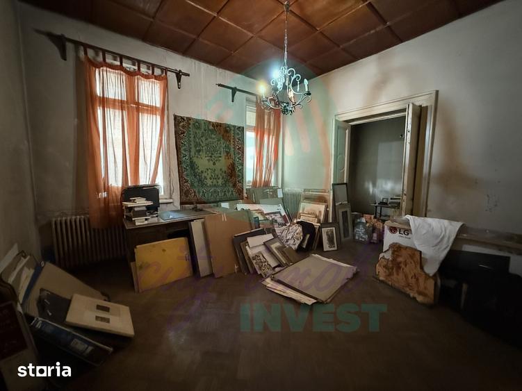 Casă cu 4 camere decomandat cu Teren 200 Mp în Universitate