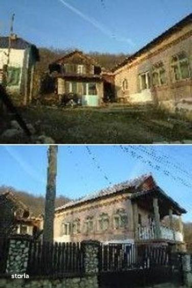 Casă cu 3 camere în Dârmănești