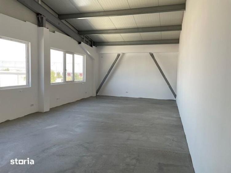 Spațiu comercial, de 1,800 mp, în Nord