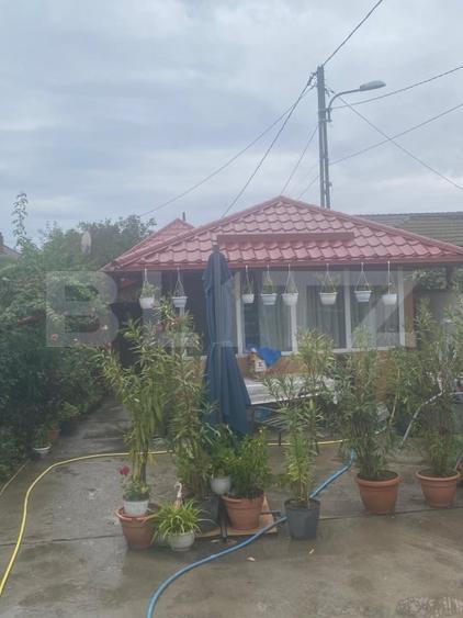 Casă individuală cu 5 camere cu Canalizare în Bariera Vâlcii