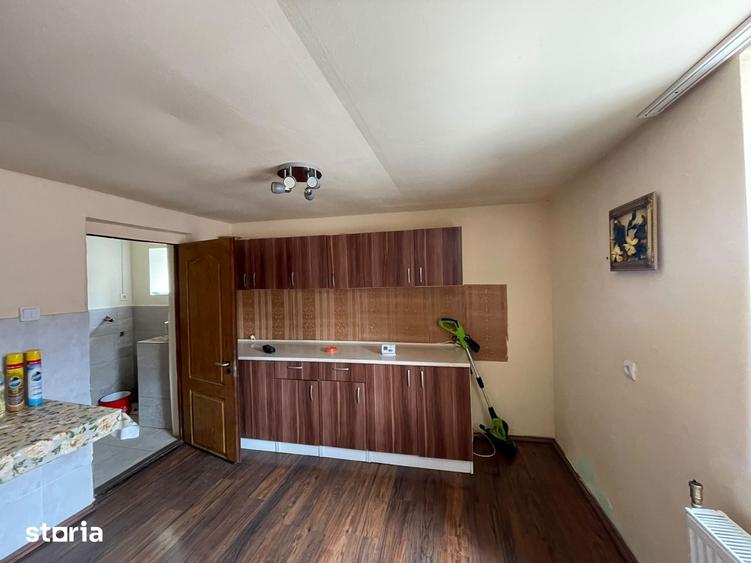 Casă cu 6 camere cu Teren 479 Mp în Ghiroda