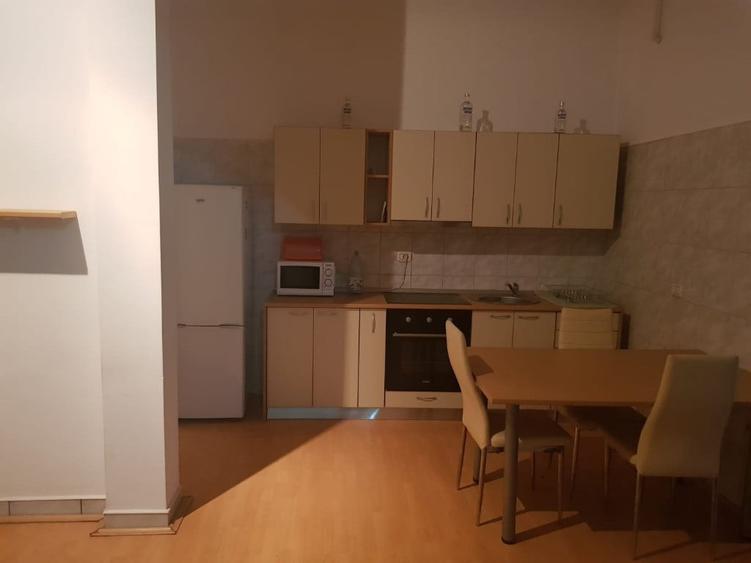 Apartament cu 3 camere semidecomandat în Ultracentral