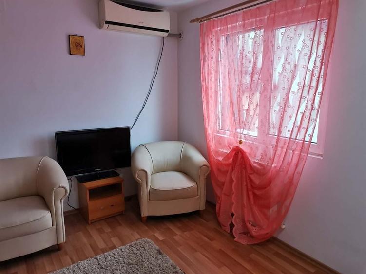 Garsonieră decomandată în Central