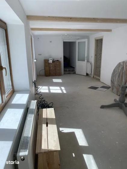 Casă cu 1 camere cu Teren 305 Mp în Schei
