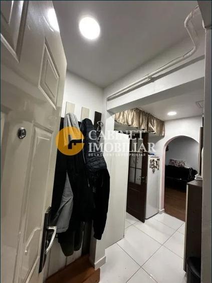 Apartament cu 3 camere semidecomandat, mobilat în Alexandru cel Bun