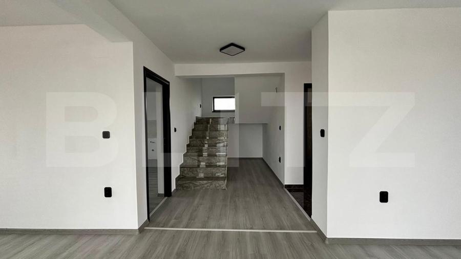 Casă individuală cu 4 camere cu Canalizare în Exterior Nord