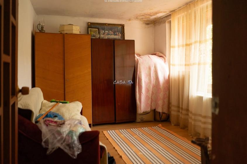 Casă individuală cu 7 camere cu Teren 2310 Mp în Licurici