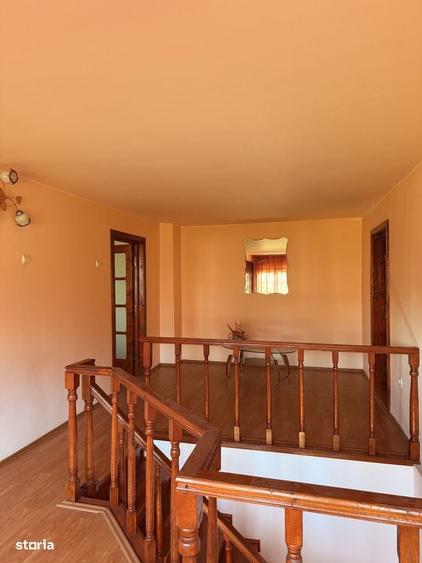 Casă cu 4 camere în Ghirdoveni