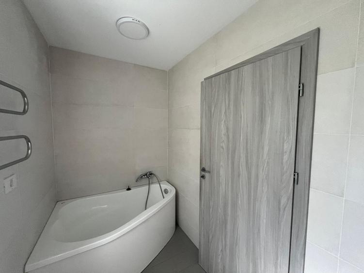 Duplex cu 4 camere cu Canalizare în Pipera
