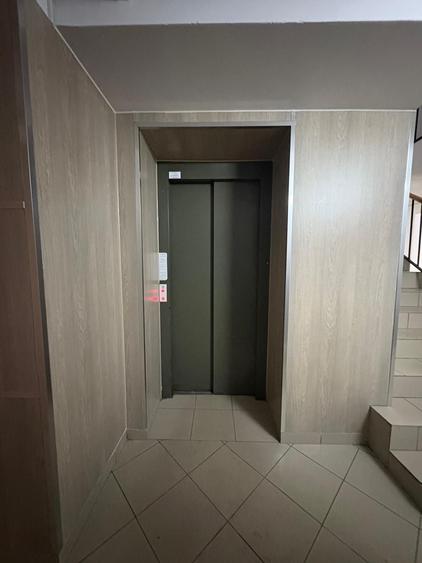 Apartament cu 3 camere semidecomandat în Cățelu