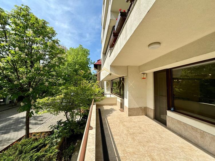 Apartament cu 4 camere circular, mobilat în Capitale