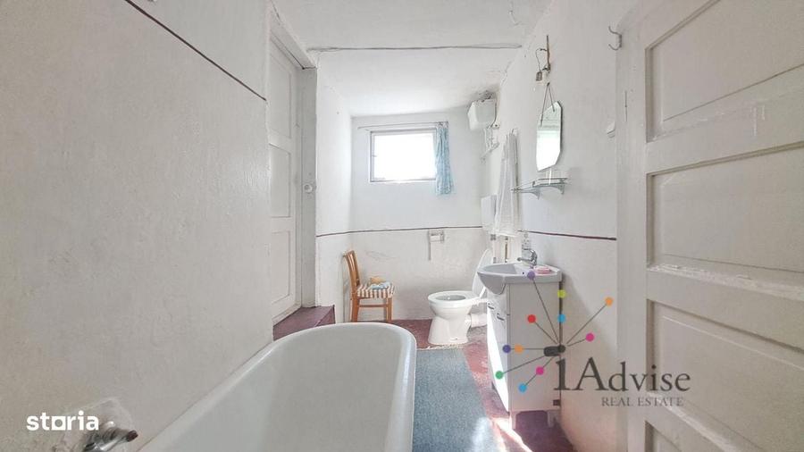 Casă cu 3 camere decomandat cu Teren 951 Mp în Schei