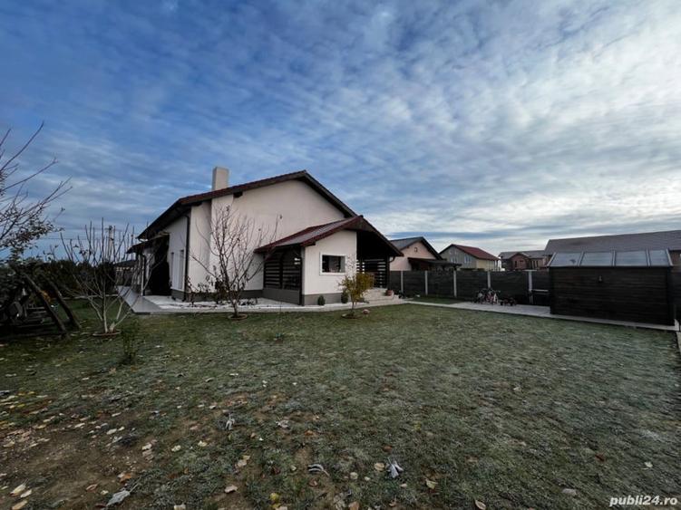 Casă cu 6 camere cu Teren 808 Mp în Moșnița Nouă