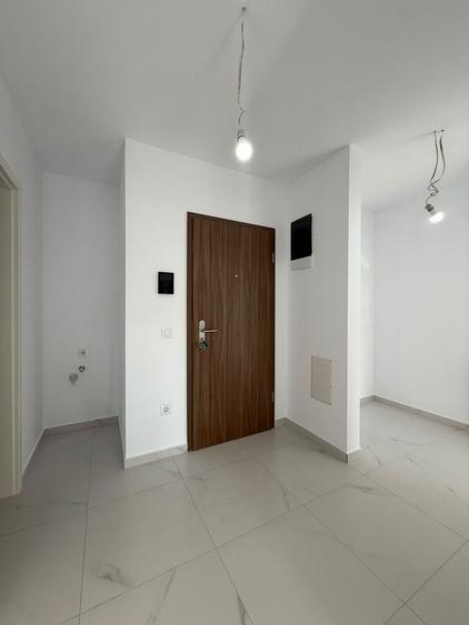 Apartament cu 2 camere decomandat în Tractorul — fotografia 3