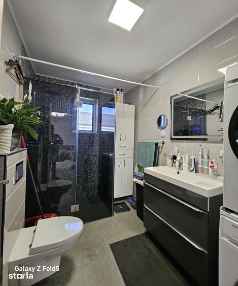 Casă cu 3 camere decomandat cu Teren 250 Mp în Nojorid