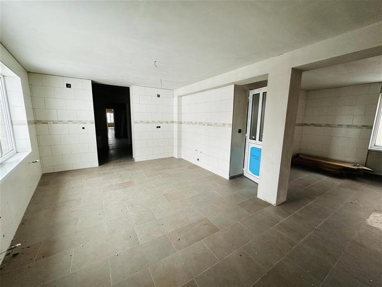 Hotel/Pensiune, de 955 mp, în Arieșeni