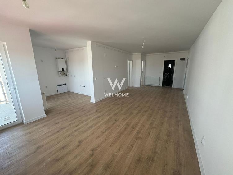 Penthouse cu 4 camere decomandat în Sud