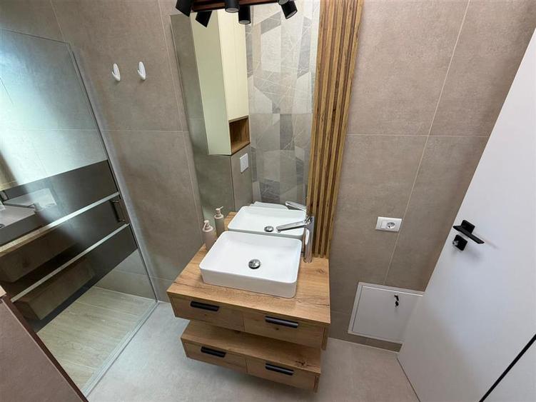 Casă individuală cu 3 camere cu Canalizare în Nord