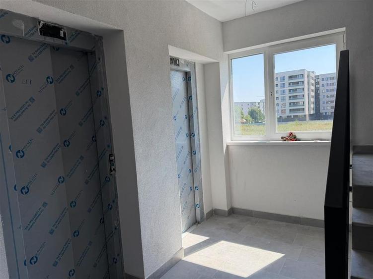 Apartament cu 2 camere decomandat în Berceni