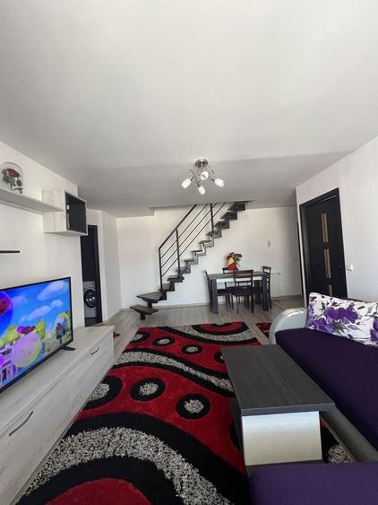 Apartament cu 3 camere semidecomandat în Florești