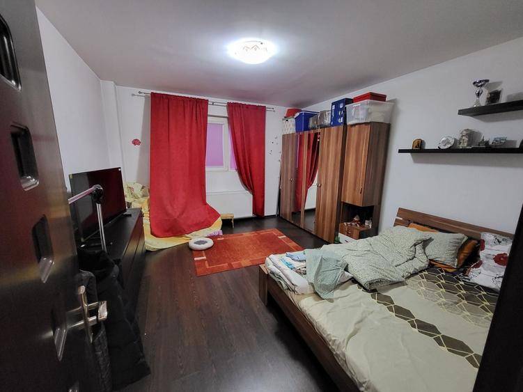 Apartament cu 3 camere decomandat în Chiajna