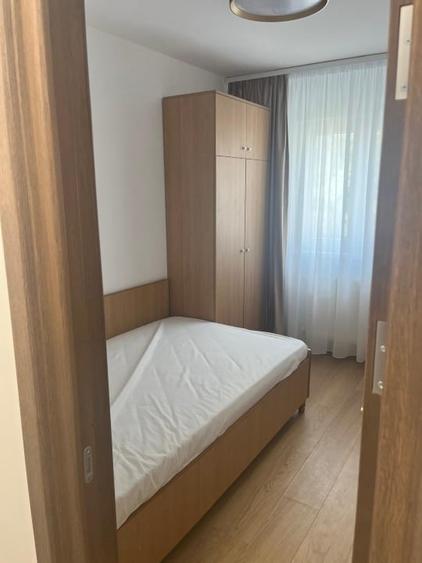 Apartament cu 3 camere semidecomandat, mobilat în Tomis III