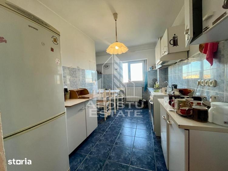 Apartament cu 4 camere decomandat în Fabric