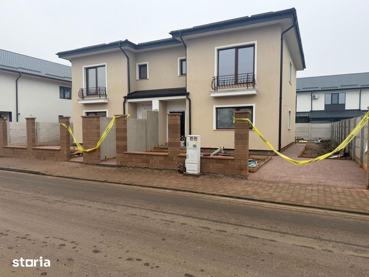 Casă cu 4 camere cu Teren 250 Mp în Cornetu