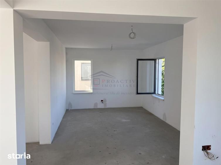Casă cu 4 camere decomandat cu Teren 250 Mp în Ipotești