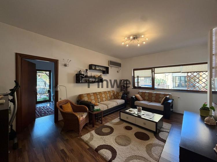 Apartament cu 3 camere semidecomandat, mobilat în Central