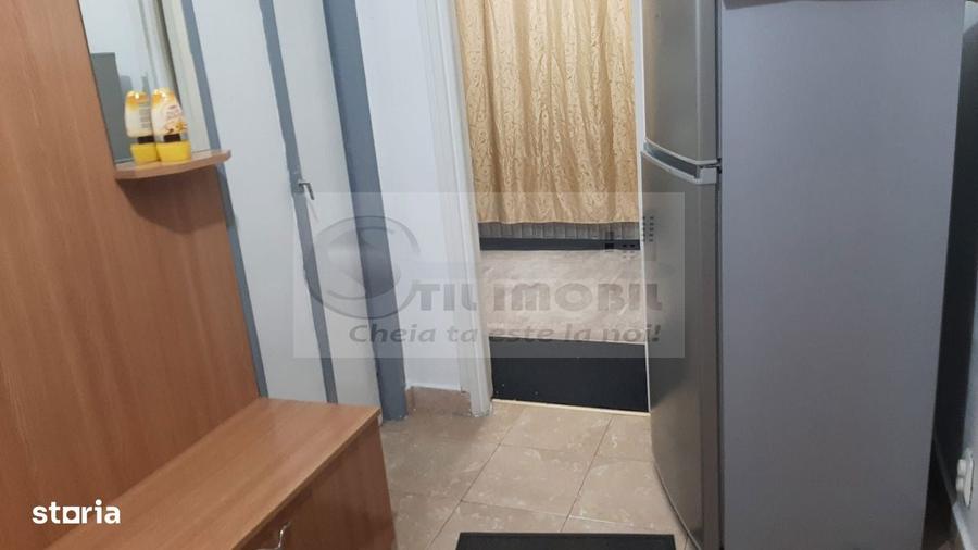 Apartament cu 2 camere semidecomandat, mobilat în Piața Unirii