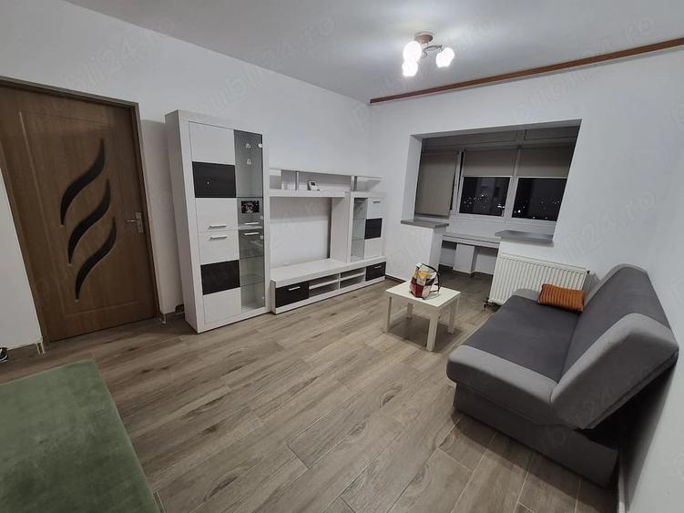 Apartament cu 3 camere semidecomandat în Șagului