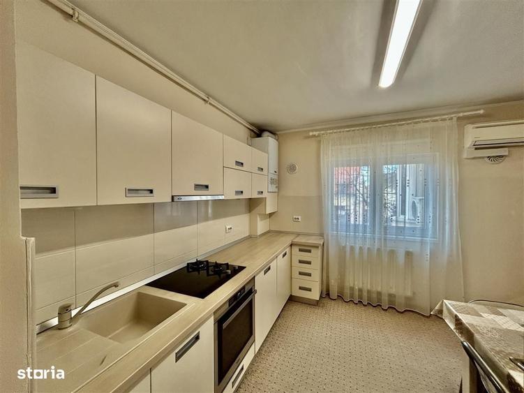Apartament cu 3 camere decomandat în Terezian
