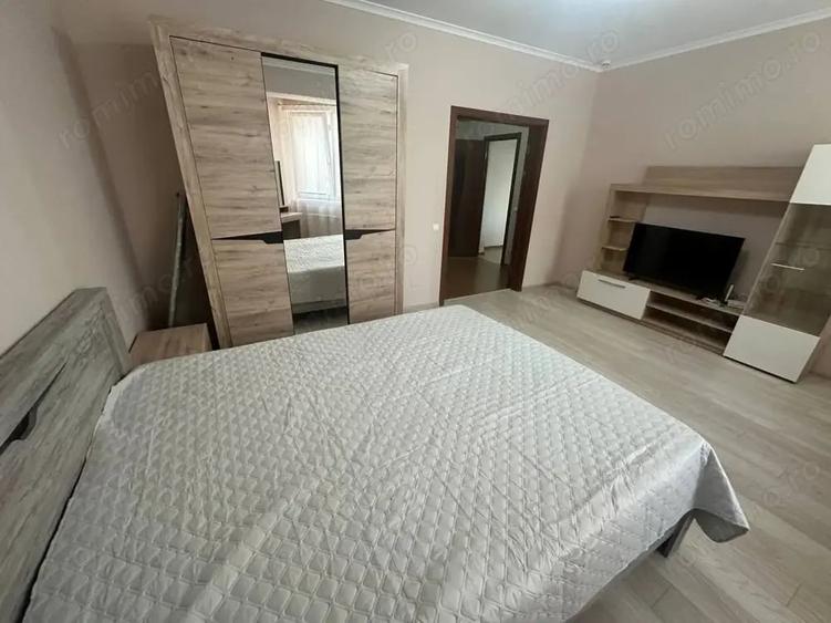 Garsonieră decomandată în Noua