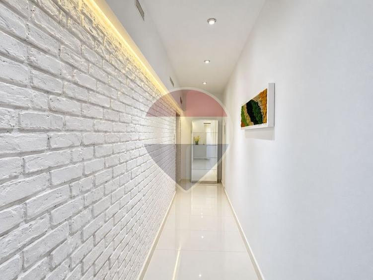 Apartament cu 2 camere semidecomandat, mobilat în Central