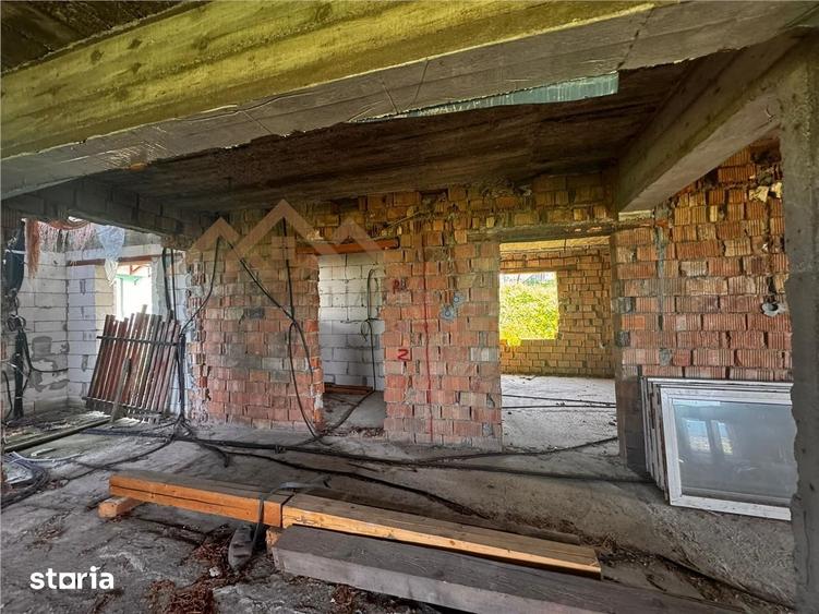 Casă cu 4 camere cu Teren 2341 Mp în Cicârlău