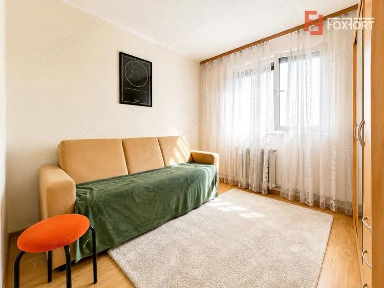 Apartament cu 3 camere semidecomandat în Aurel Vlaicu