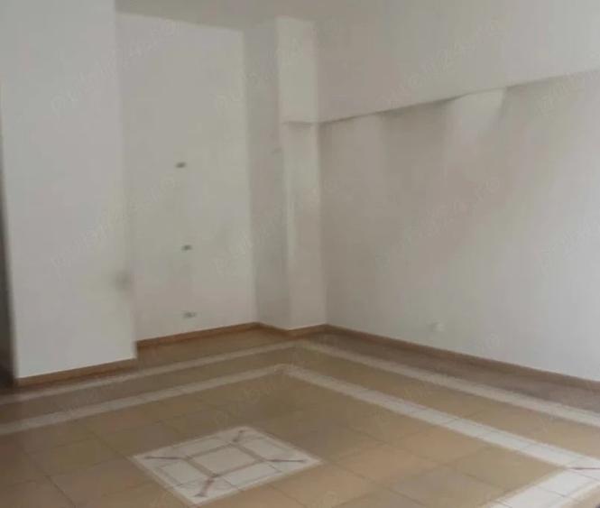 Spațiu comercial, de 60 mp, în Central