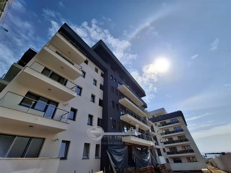 Apartament cu 3 camere decomandat în Galata