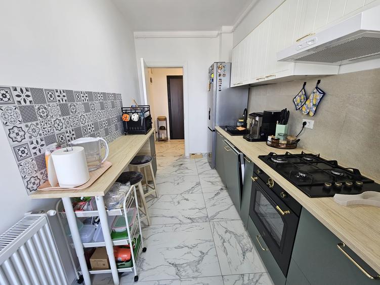 Apartament cu 2 camere decomandat în Berceni