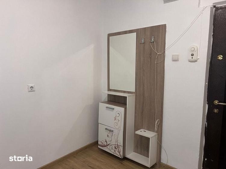 Garsonieră decomandată în Zamfirescu