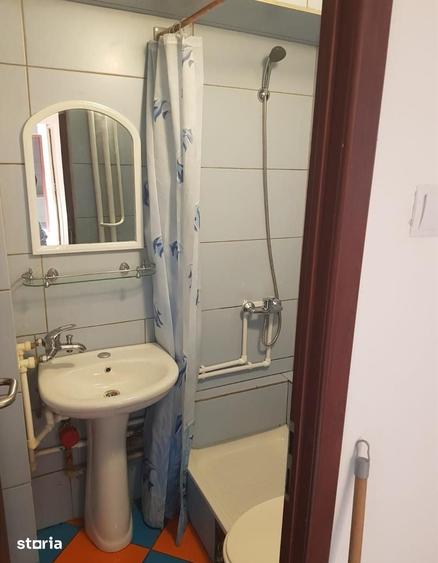 Apartament cu 3 camere decomandat în Berceni