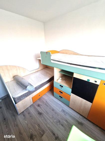 Apartament cu 3 camere semidecomandat în Militari