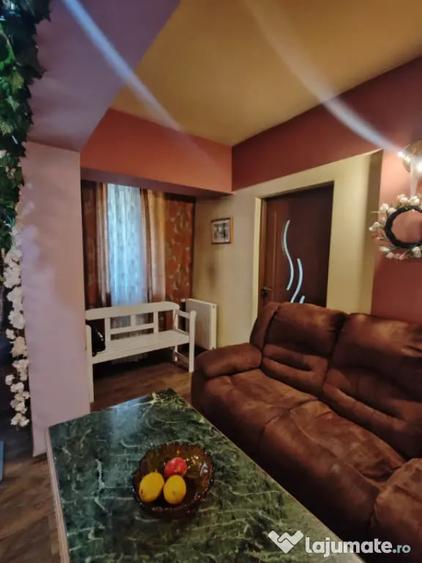 Casă cu 5 camere cu Teren 683 Mp în Central