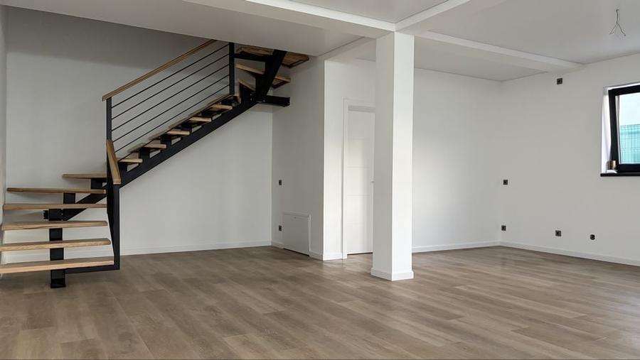 Apartament cu 3 camere decomandat în Cetate